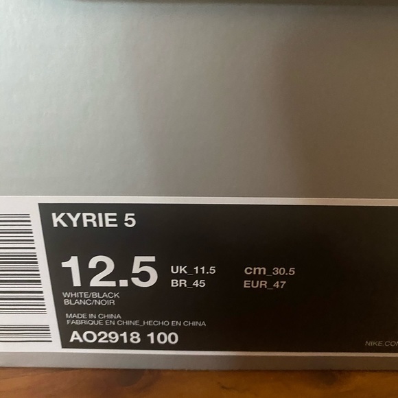 Kyrie 5 men’s basketball shoe size 12.5 - Picture 6 of 7